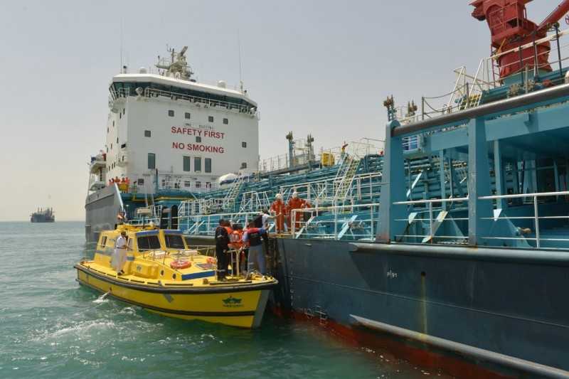 إسعاف قناة السويس تنقذ بحارتركي على  سفينة قادمة من الأردن في طريقها لـ الجزائر  بعد استغاثة