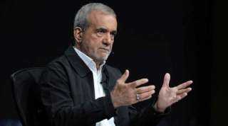 الطبيب الإصلاحي «مسعود بزشكيان» يتولى رئاسة إيران